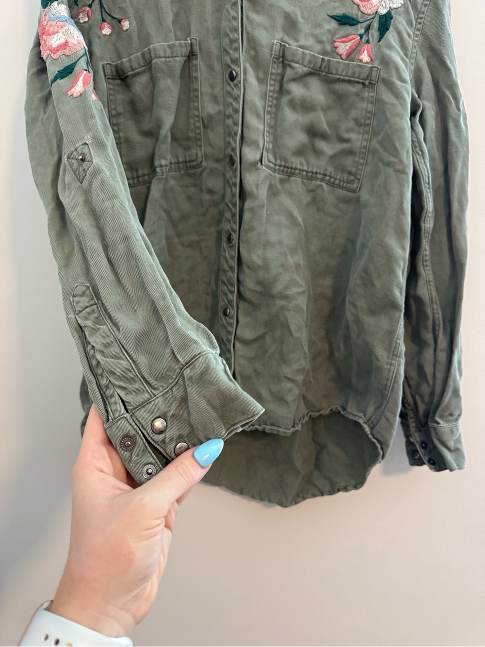 Rails WOMEN'S CHANNING EMBROIDERED MILITARY SHIRT IN SAGE FLORAL - Picture 5 of 11